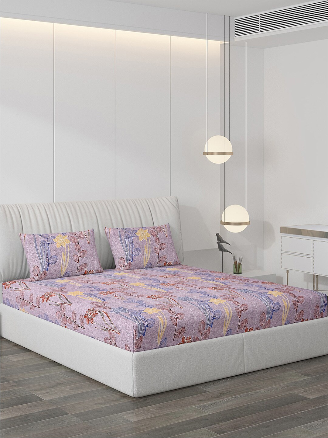 

Monte Carlo Purple & Blue Floral Polyester 120 TC King Bedsheet With 2 Pillow Covers