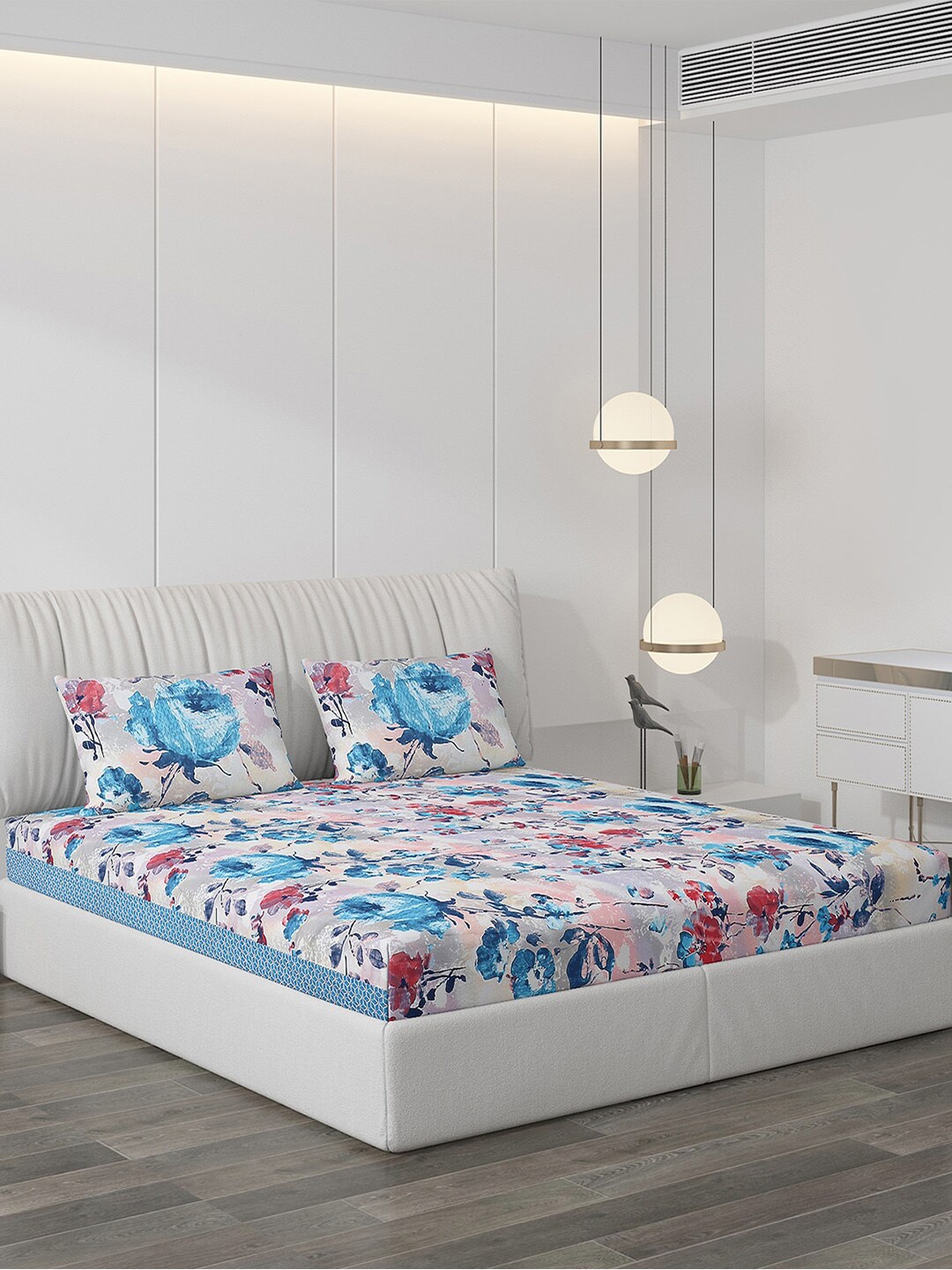 

Monte Carlo Grey & Red Floral 120 TC King Bedsheet With 2 Pillow Covers