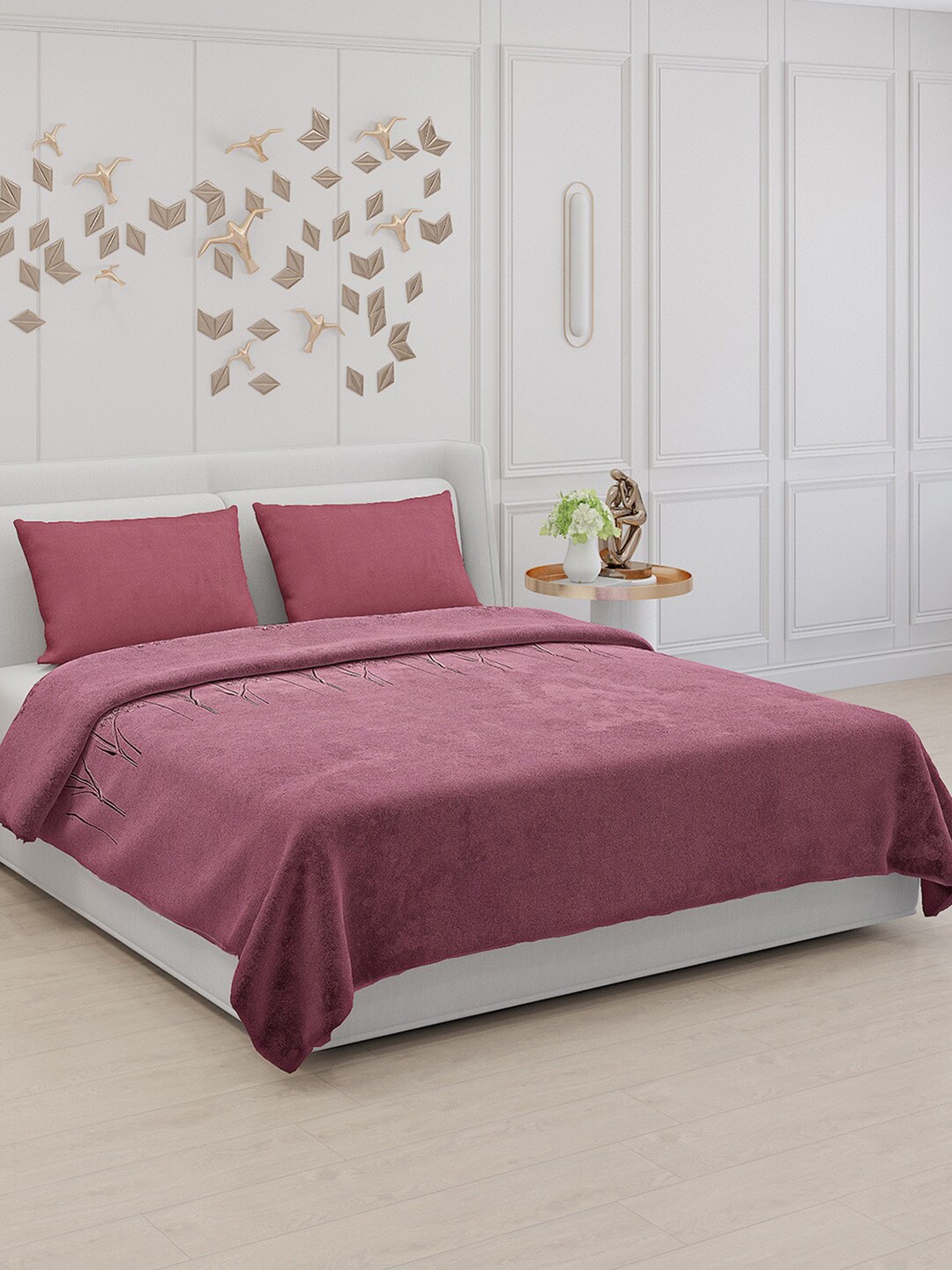 

Monte Carlo Purple Ethnic Motifs Polyester 120 TC King Bedsheet With 2 Pillow Covers