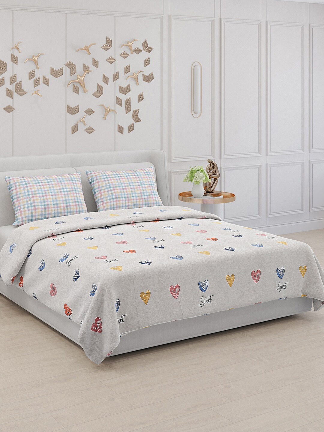 

Monte Carlo Beige & Yellow Graphic 130 TC King Bedsheet With 2 Pillow Covers