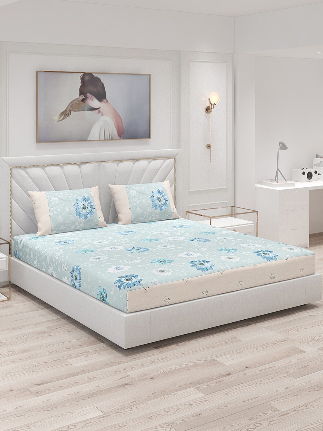 

Monte Carlo Essence Blue & White Floral 130 TC King Bedsheet with 2 Pillow Covers