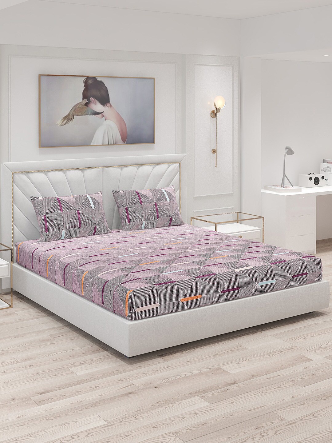 

Monte Carlo Rubycon Lavender & Grey Geometric 124 TC King Bedsheet with 2 Pillow Covers