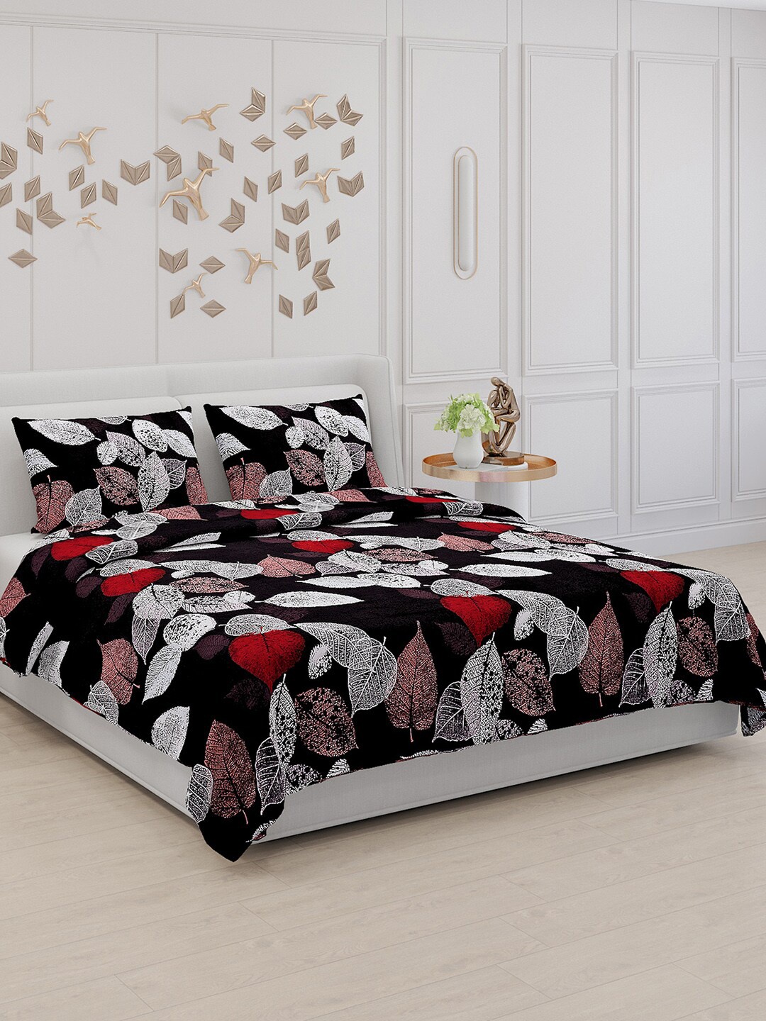 

Monte Carlo Black & Red Floral 110 TC King Bedsheet With 2 Pillow Covers