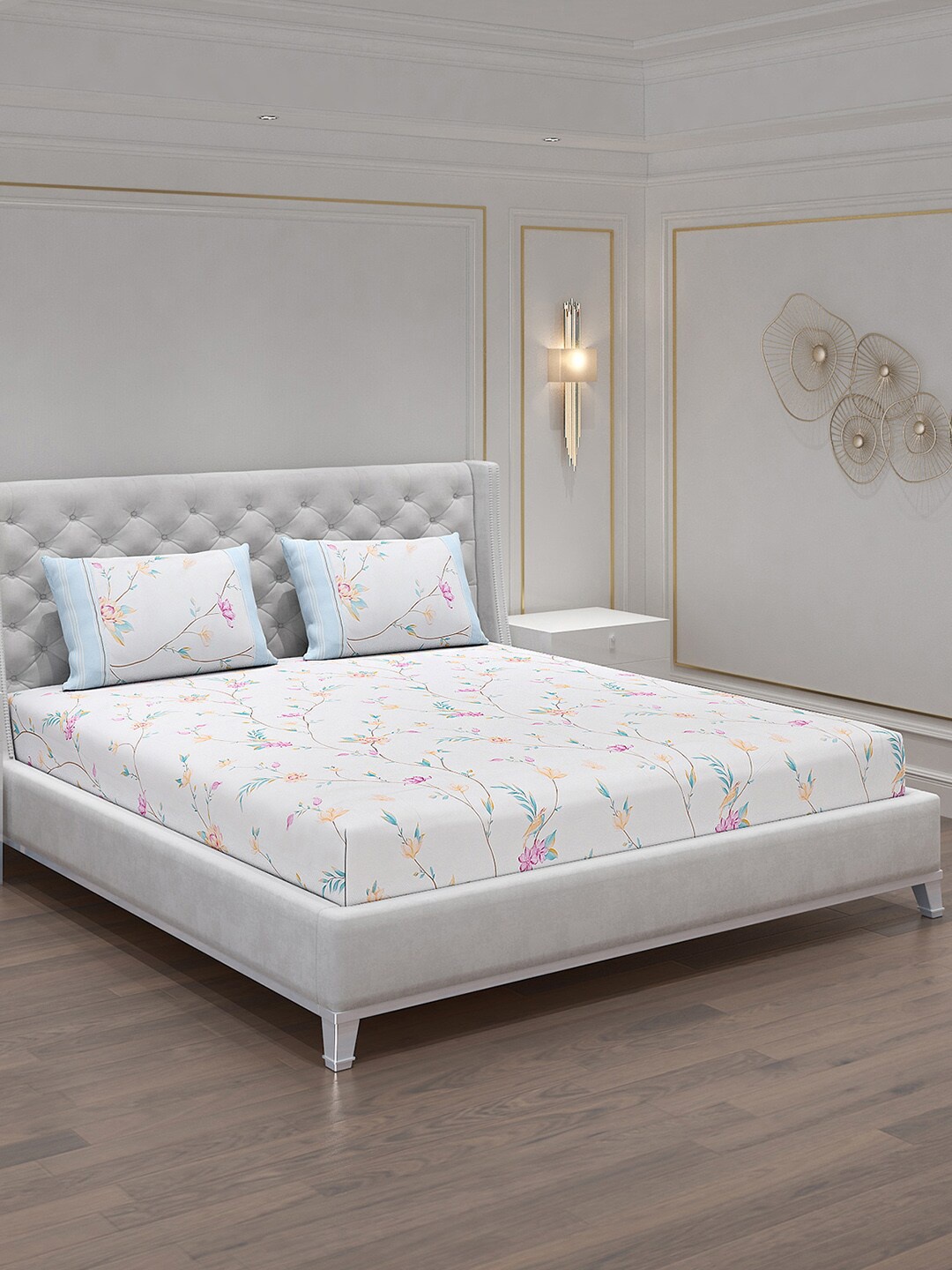 

Monte Carlo Off White & Green Floral 130 TC King Bedsheet With 2 Pillow Covers