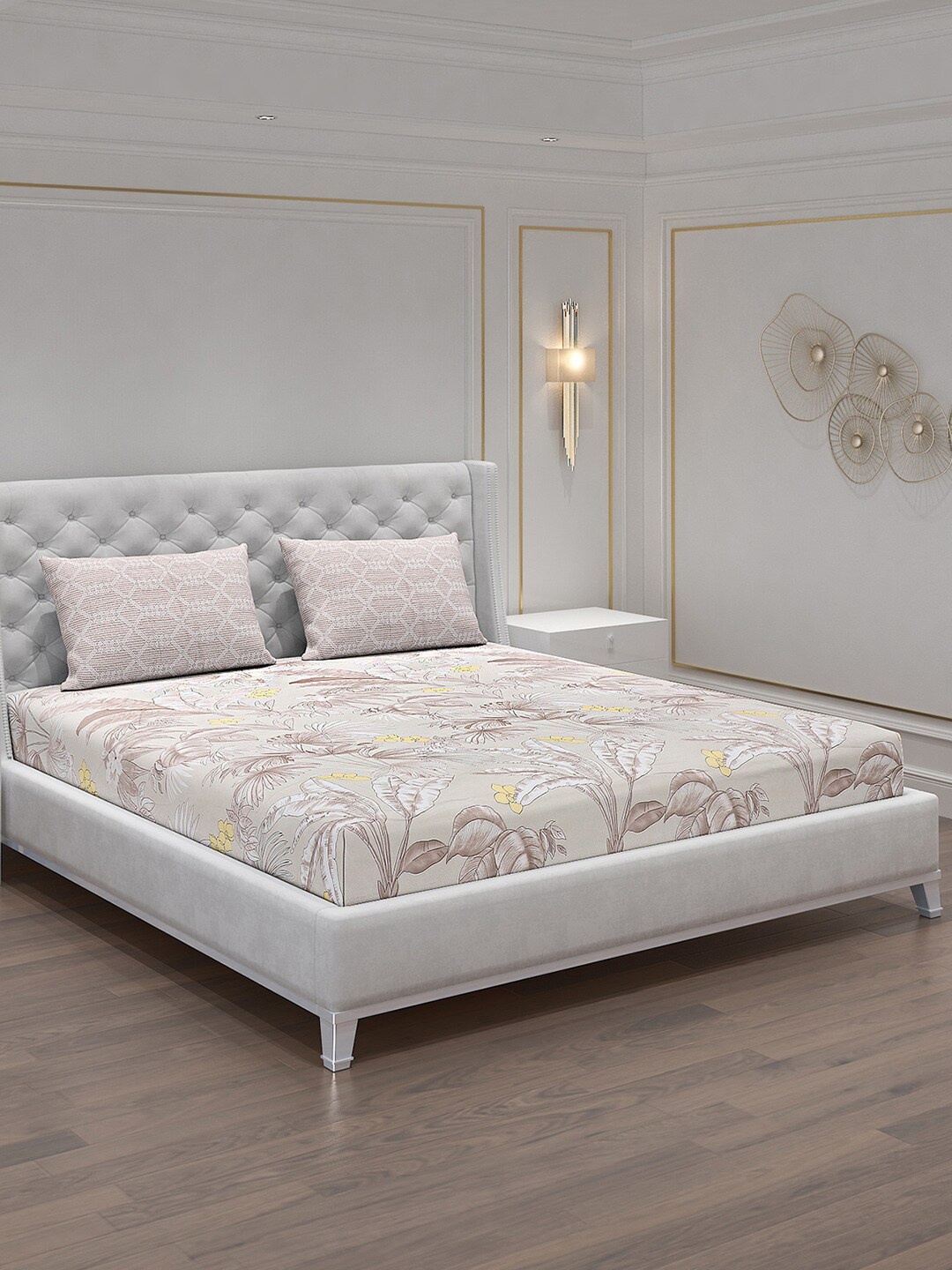 

Monte Carlo Brown & White Floral 120 TC King Bedsheet With 2 Pillow Covers