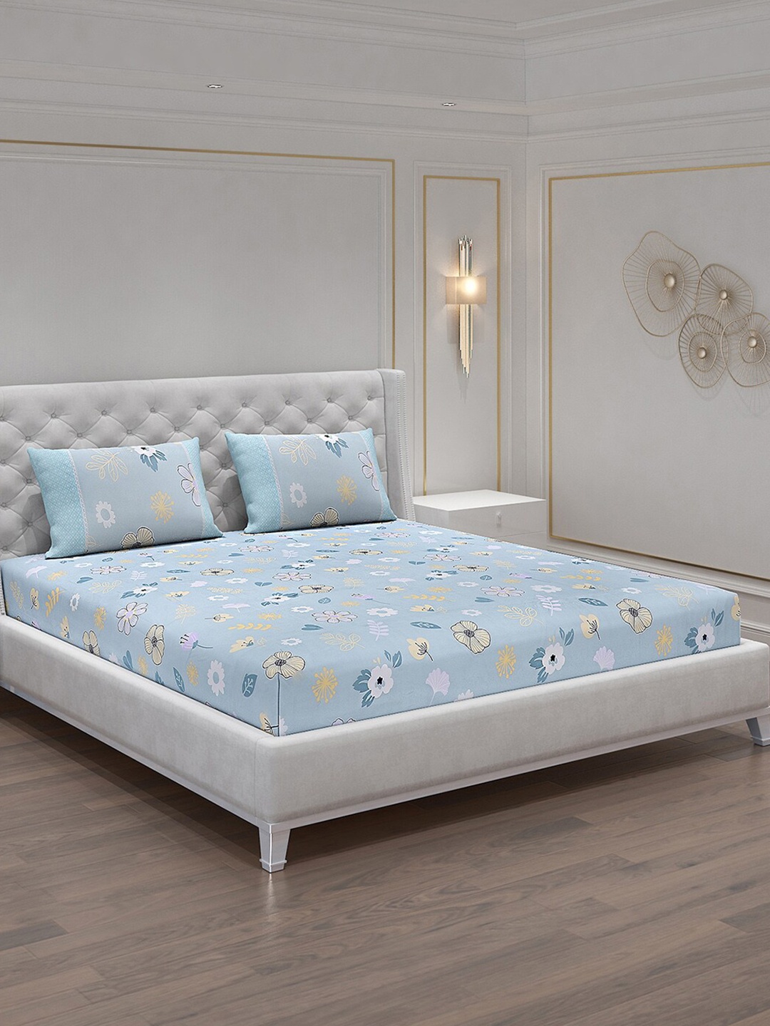 

Monte Carlo Blue & White Floral Printed 130 TC King Bedsheet with 2 Pillow Covers