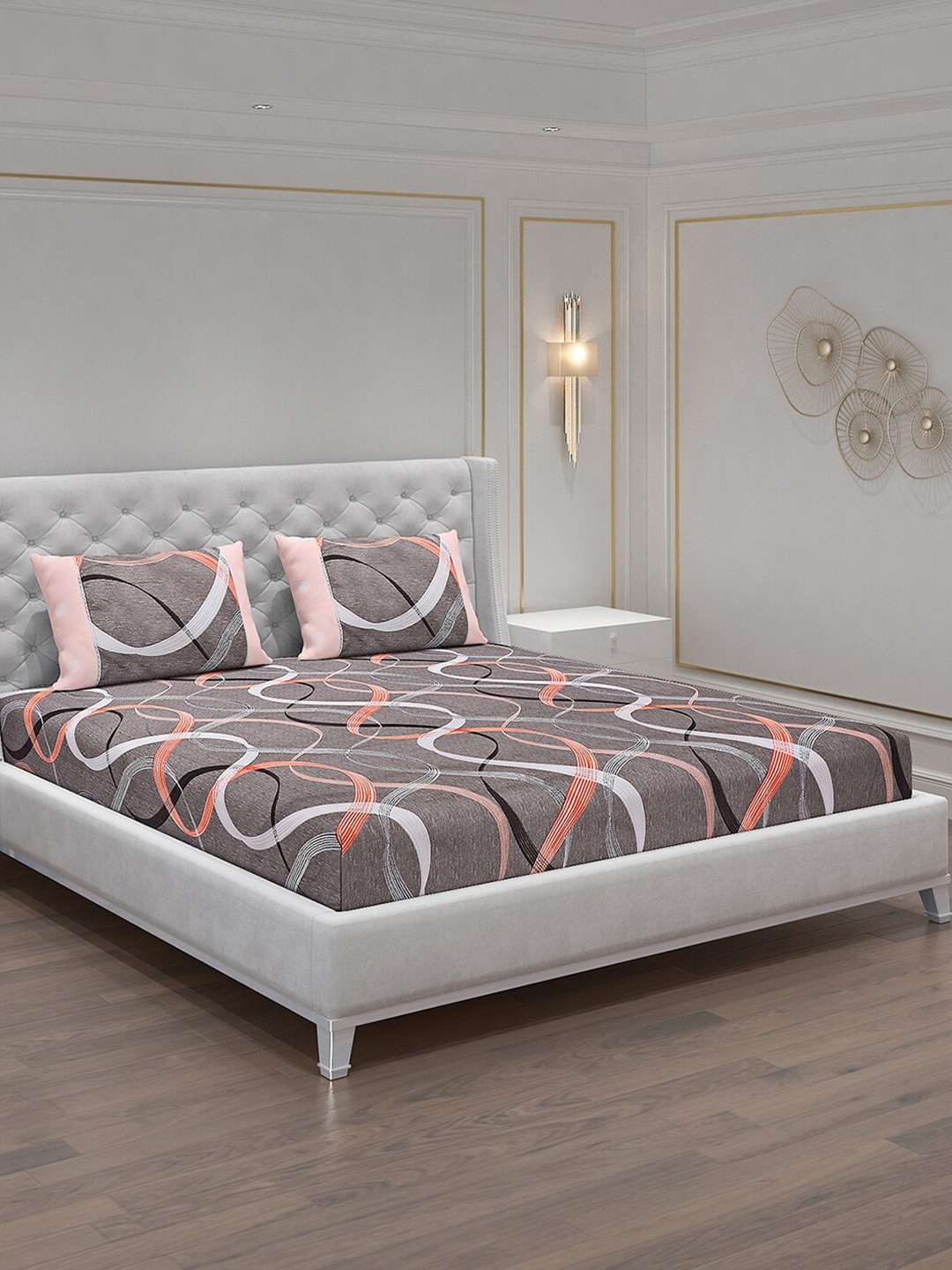 

Monte Carlo Grey & White Geometric 130 TC King Bedsheet With 2 Pillow Covers