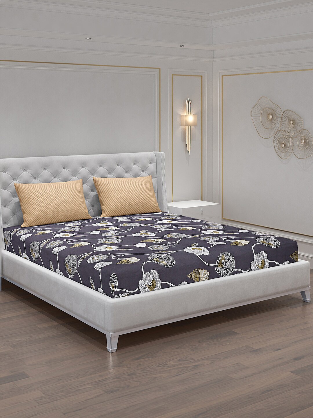 

Monte Carlo Grey & White Floral Polyester 130 TC King Bedsheet With 2 Pillow Covers