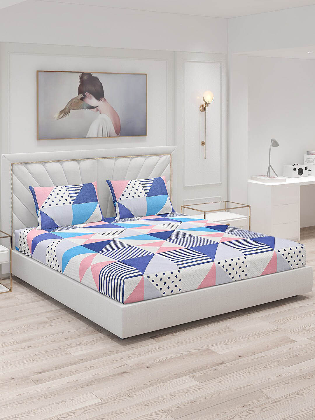 

Monte Carlo Blue & White Geometric 130 TC King Bedsheet With 2 Pillow Covers