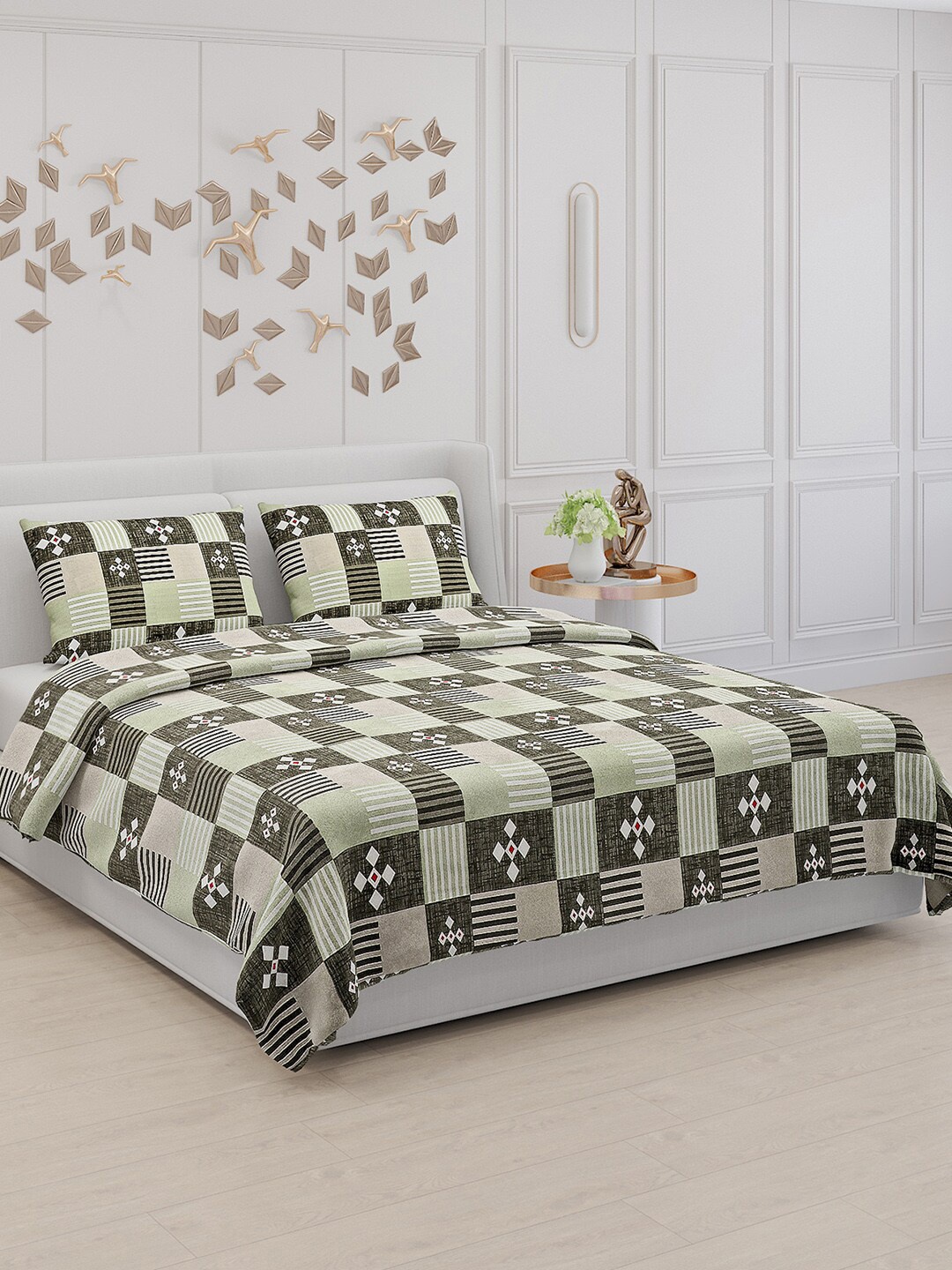 

Monte Carlo Blueberry Green & Brown Cotton 104 TC King Bedsheet with 2 Pillow Covers