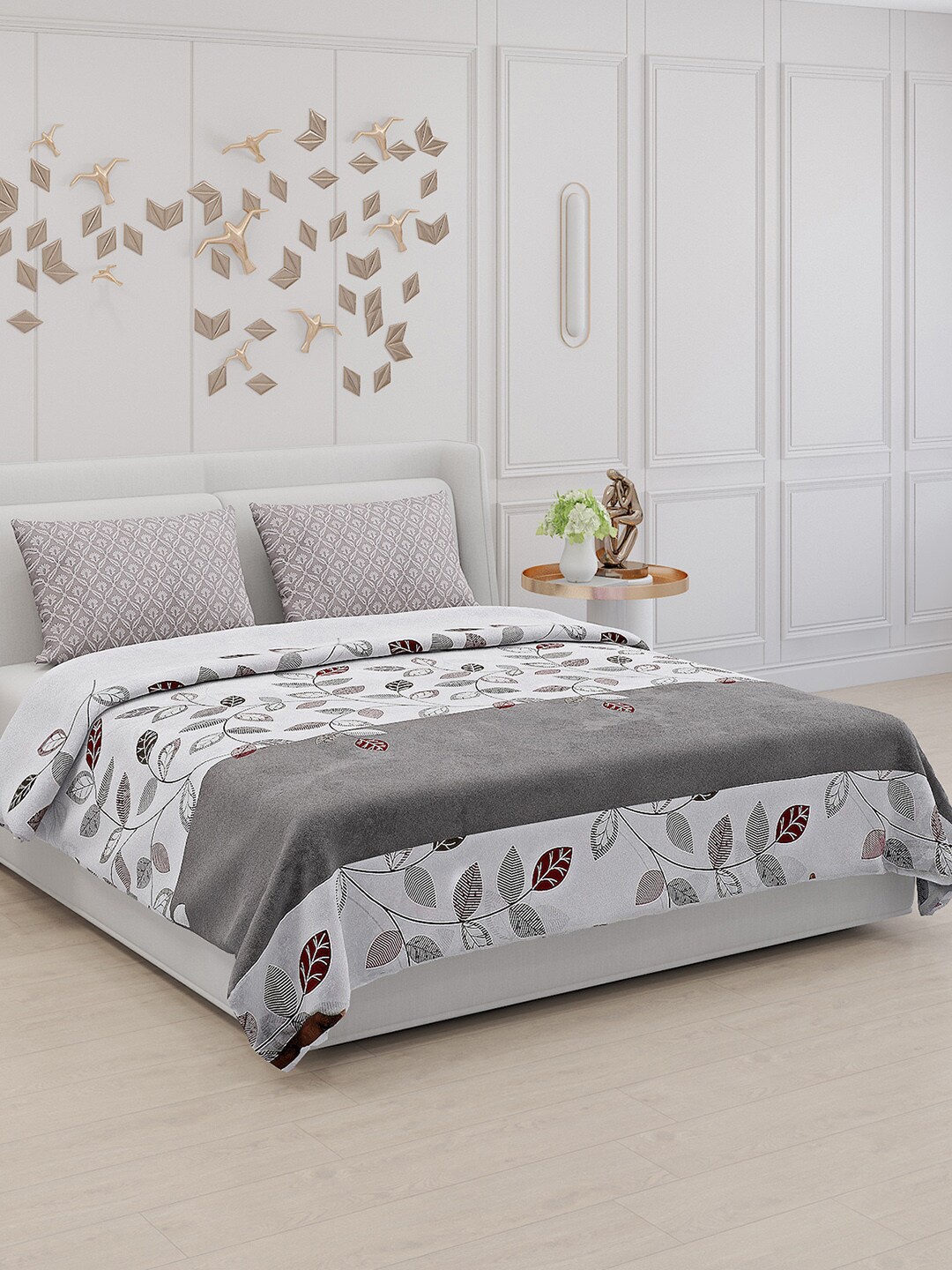 

Monte Carlo Cream-Coloured & Grey Floral 130 TC King Bedsheet With 2 Pillow Covers