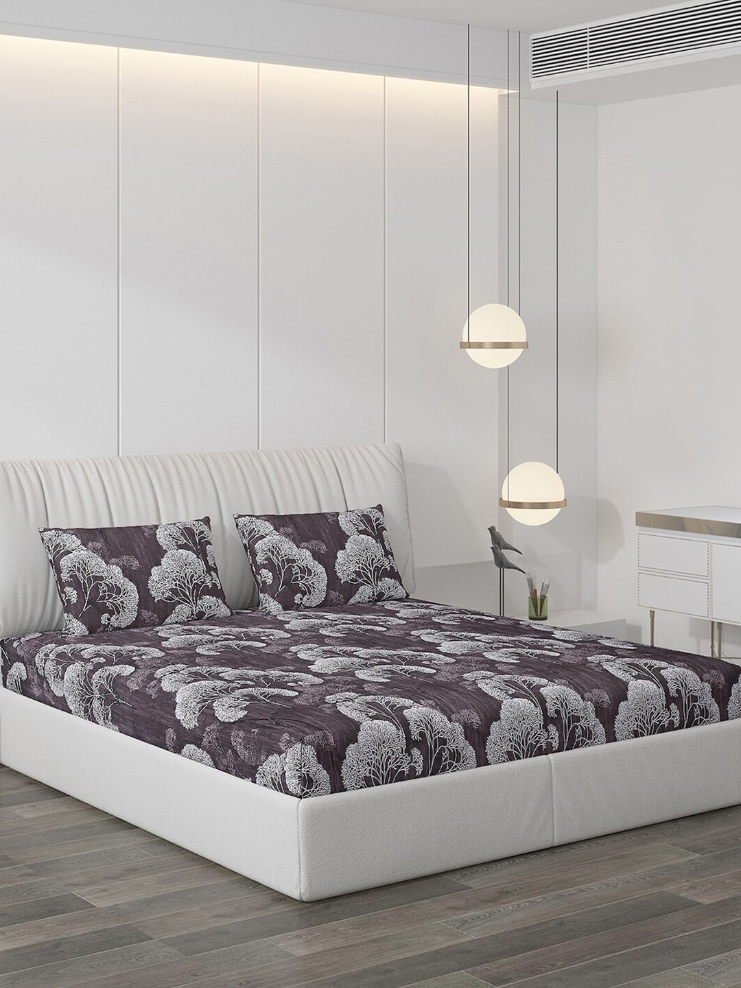 

Monte Carlo Aroma Brown & White Floral 130 TC King Bedsheet with 2 Pillow Covers