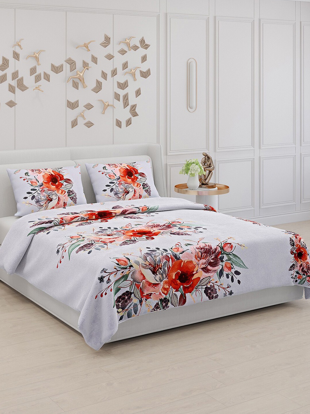 

Monte Carlo Aromatica Grey & Red Floral 110 TC King Bedsheet with 2 Pillow Covers