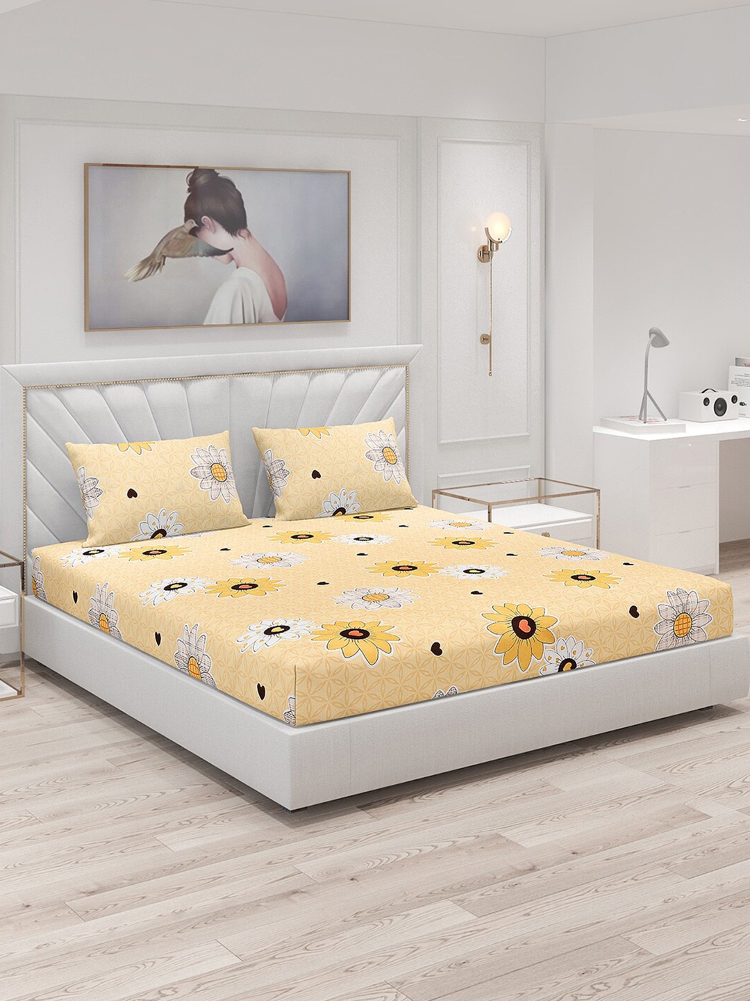 

Monte Carlo Magnum Yellow & White Floral 120 TC King Bedsheet with 2 Pillow Covers