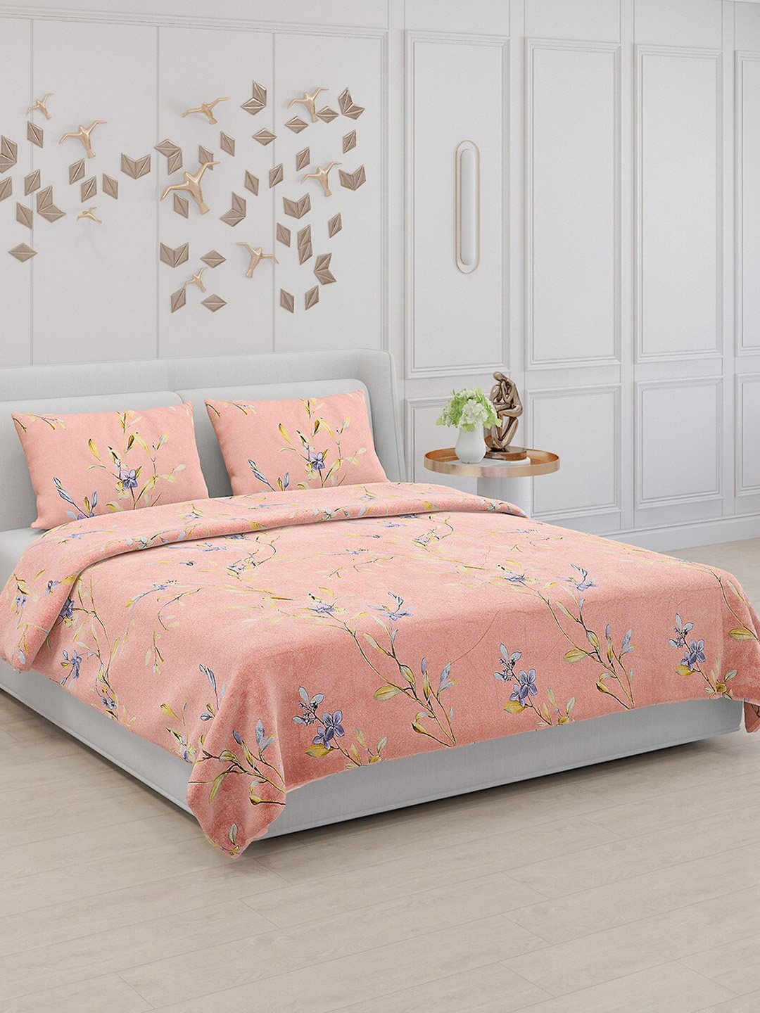 

Monte Carlo Peach-Coloured & Blue Floral 130 TC King Bedsheet With 2 Pillow Covers