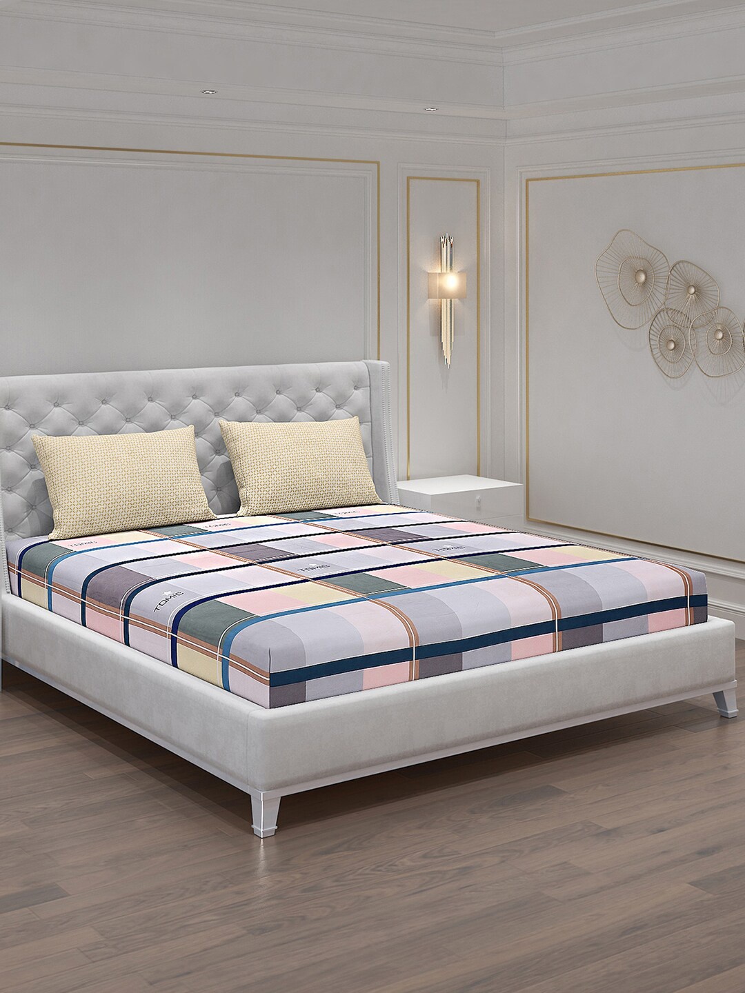 

Monte Carlo Blue & Pink Geometric Polyester 130 TC King Bedsheet With 2 Pillow Covers