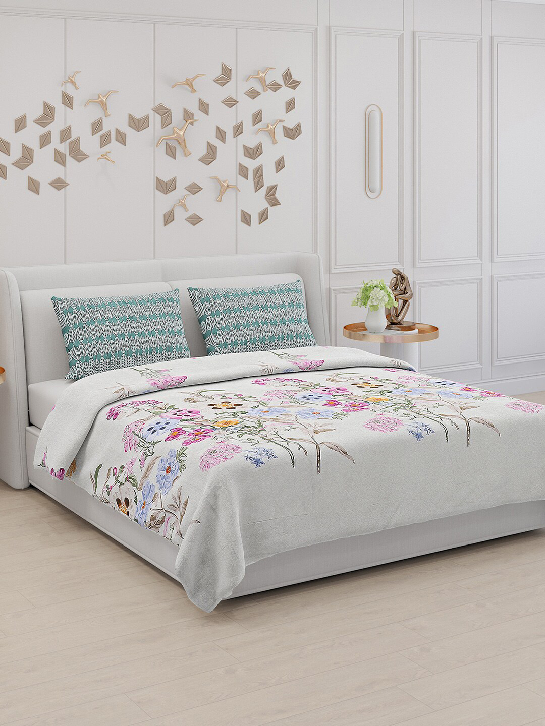 

Monte Carlo Delia White & Pink Floral 130 TC King Bedsheet with 2 Pillow Covers