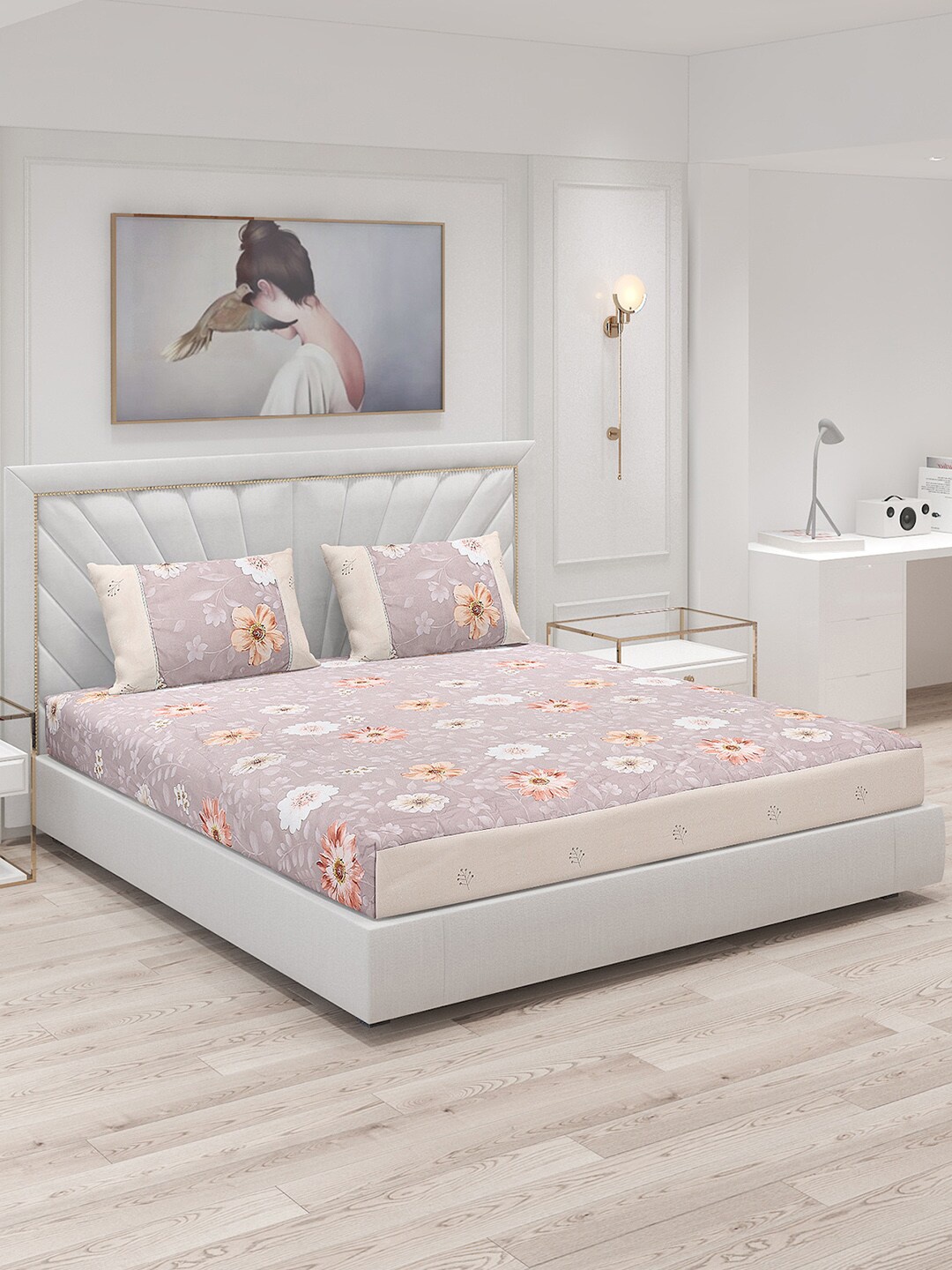 

Monte Carlo Brown & White Floral 130 TC King Bedsheet With 2 Pillow Covers