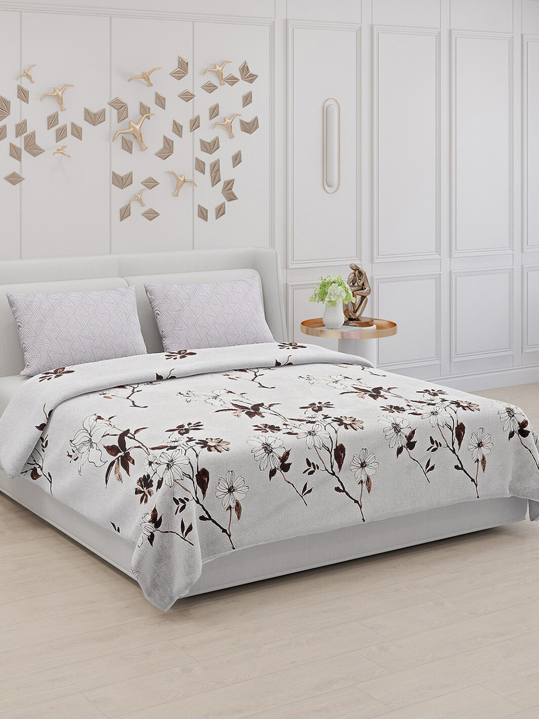 

Monte Carlo Grey & Brown Floral Polyester 130 TC King Bedsheet With 2 Pillow Covers