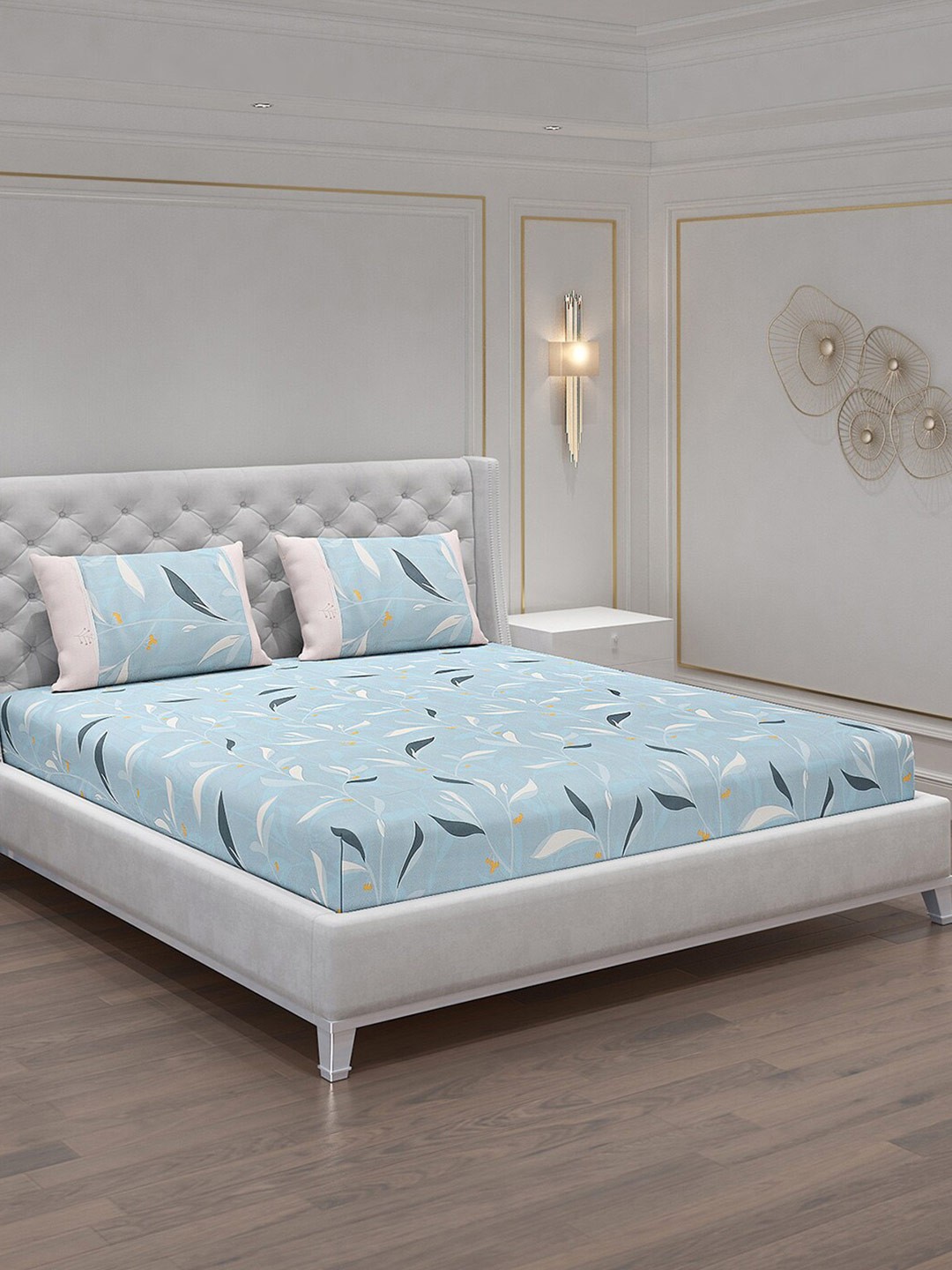 

Monte Carlo Blue & White Floral 130 TC King Bedsheet With 2 Pillow Covers