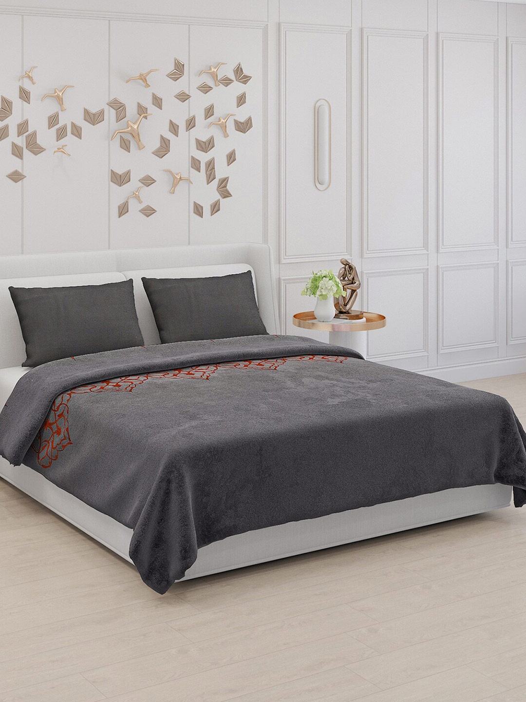 

Monte Carlo Sienna Grey & Red Ethnic Motifs 120 TC King Bedsheet with 2 Pillow Covers