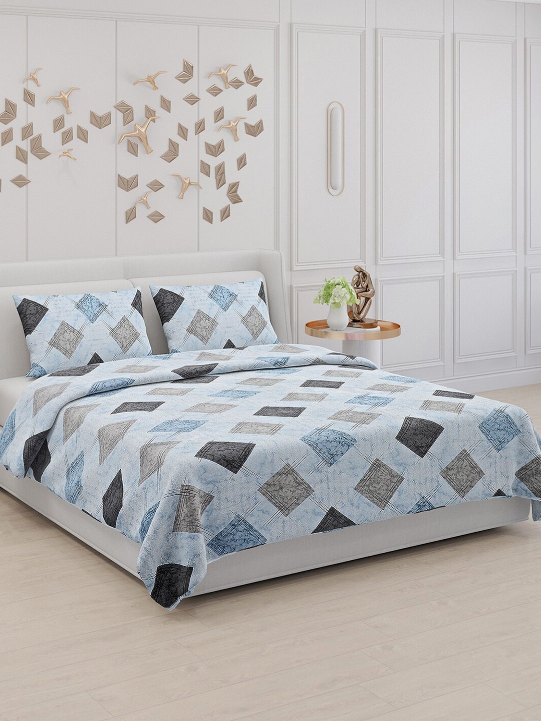 

Monte Carlo Blue & Grey Geometric Cotton 104 TC King Bedsheet With 2 Pillow Covers