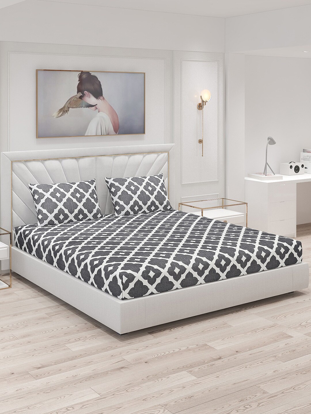 

Monte Carlo Grey & White Ethnic Motifs Polyester 130 TC King Bedsheet With 2 Pillow Covers