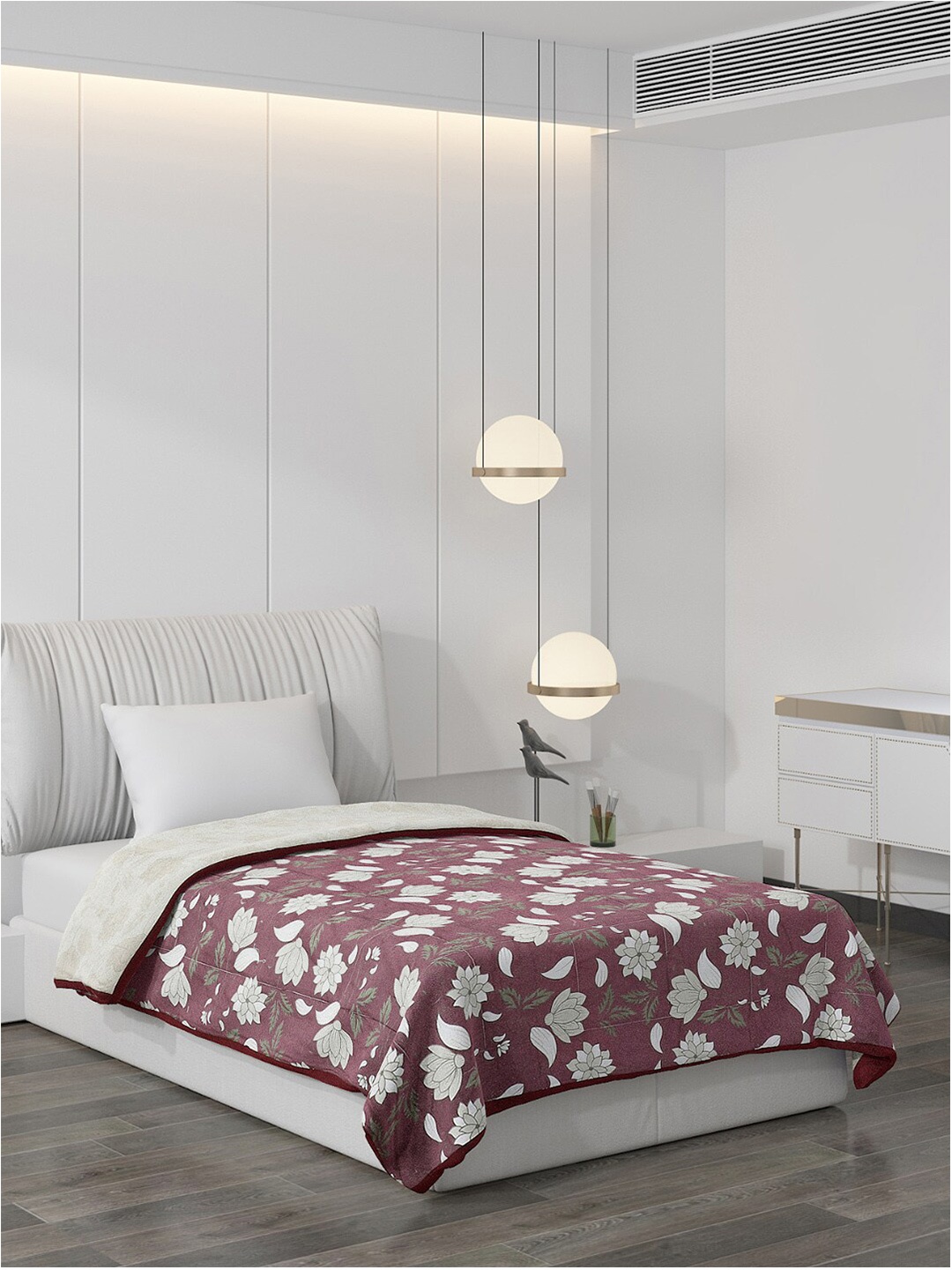 

Monte Carlo Purple & White Floral Cotton AC Room 150 GSM Single Bed Comforter