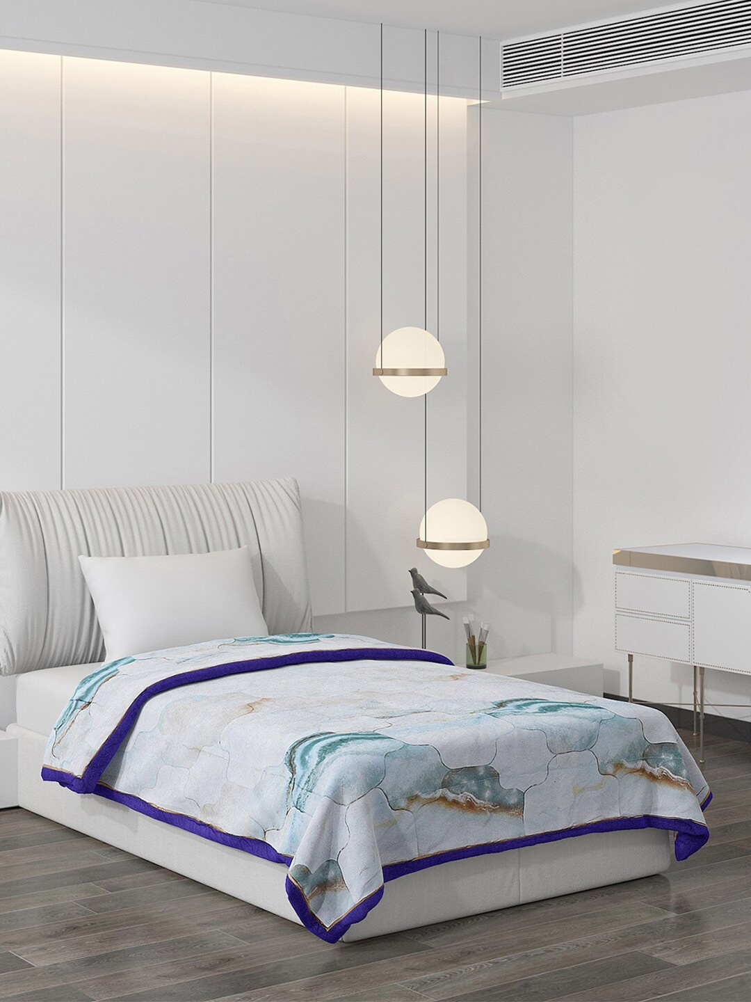 

Monte Carlo Blue & White Floral AC Room 120 GSM Single Bed Comforter