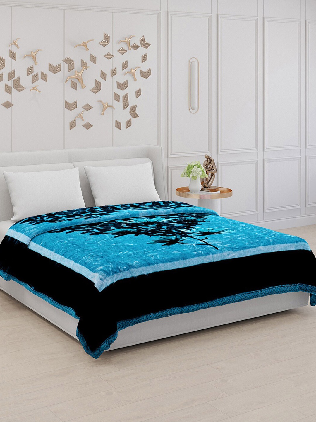 

Monte Carlo Blue & Black Floral 1000 GSM Mild Winter Double Bed Blanket