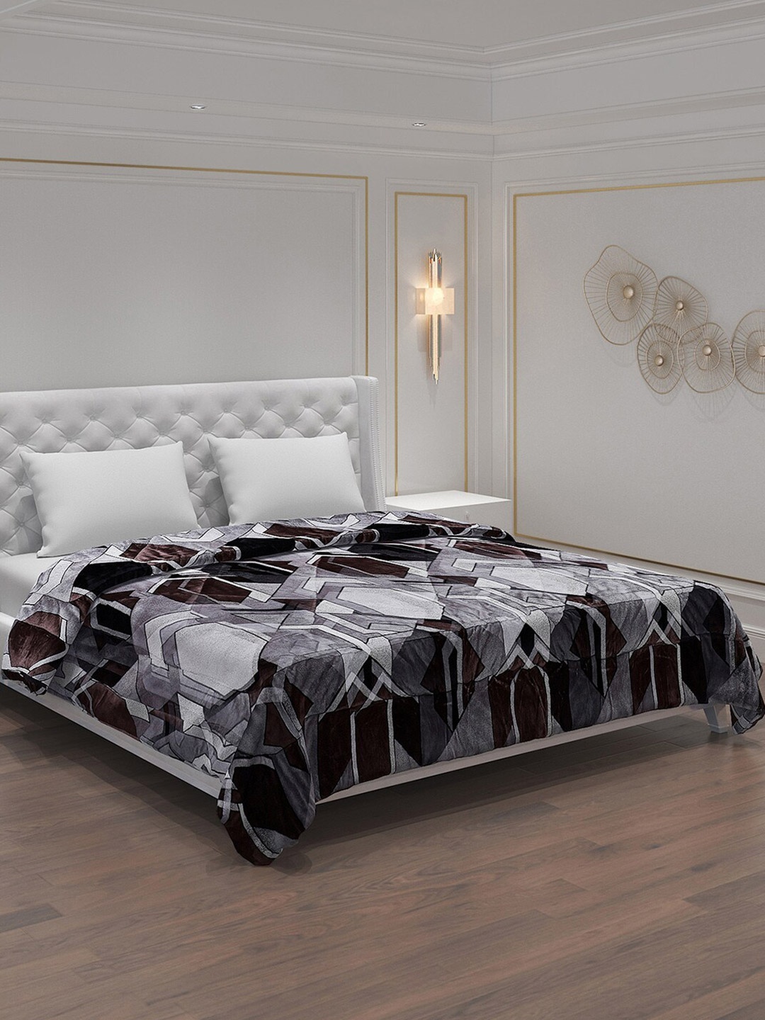 

Monte Carlo Grey & White Geometric AC Room Double Bed Comforter