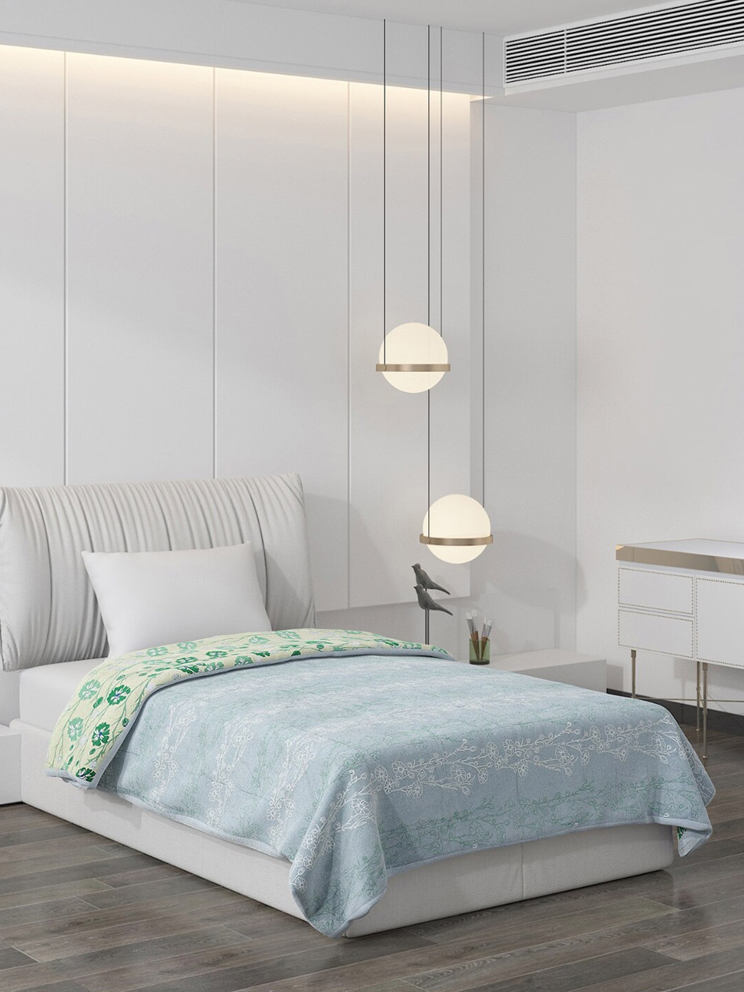 

Monte Carlo Blue & Green Floral AC Room 150 GSM Single Bed Comforter