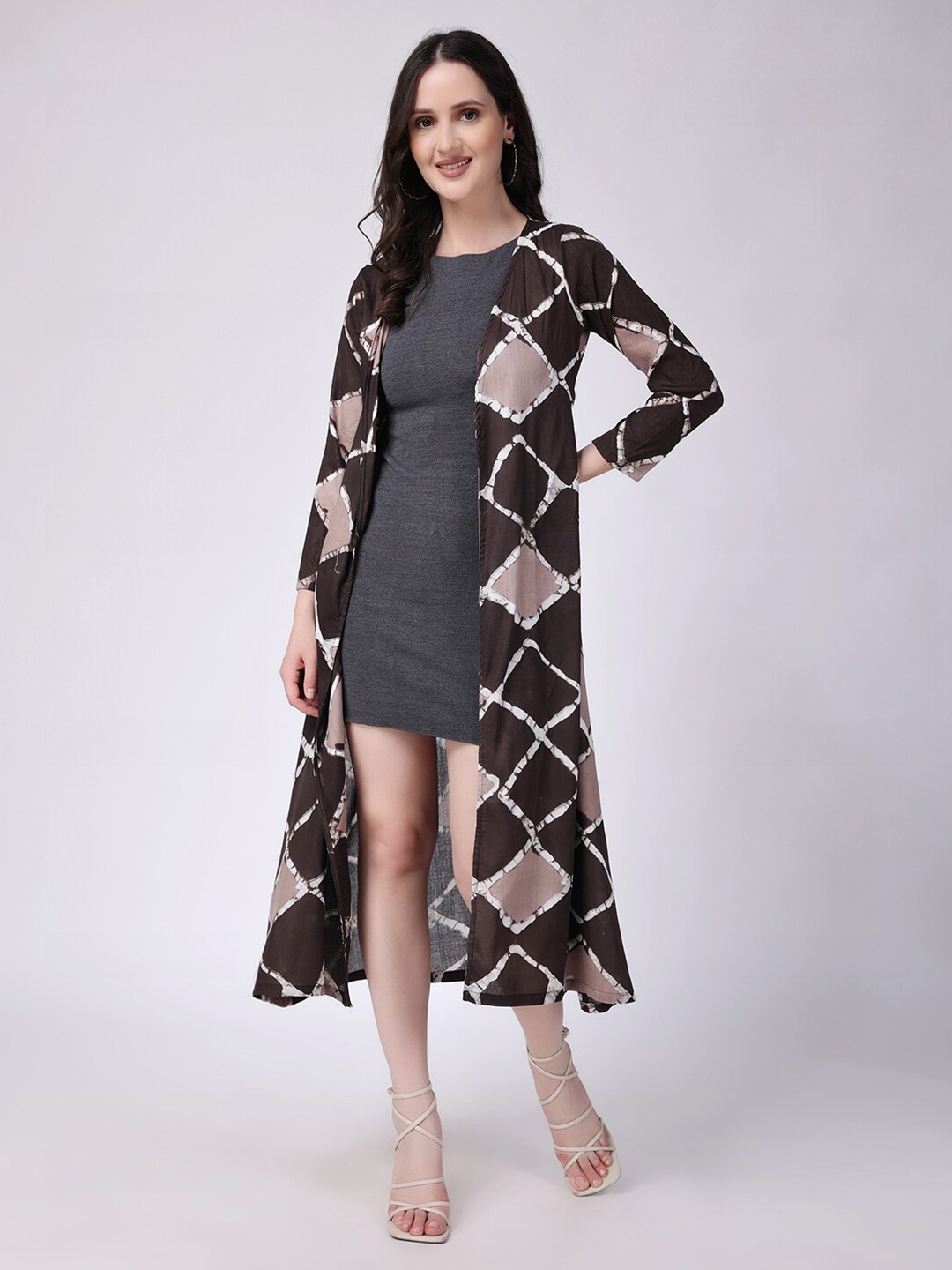 

SCORPIUS Geomentric Printed Open Front Longline Shrug, Brown