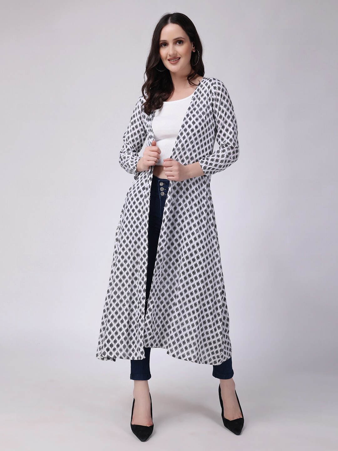 

SCORPIUS Floral Printed Open Front Longline Shrug, White