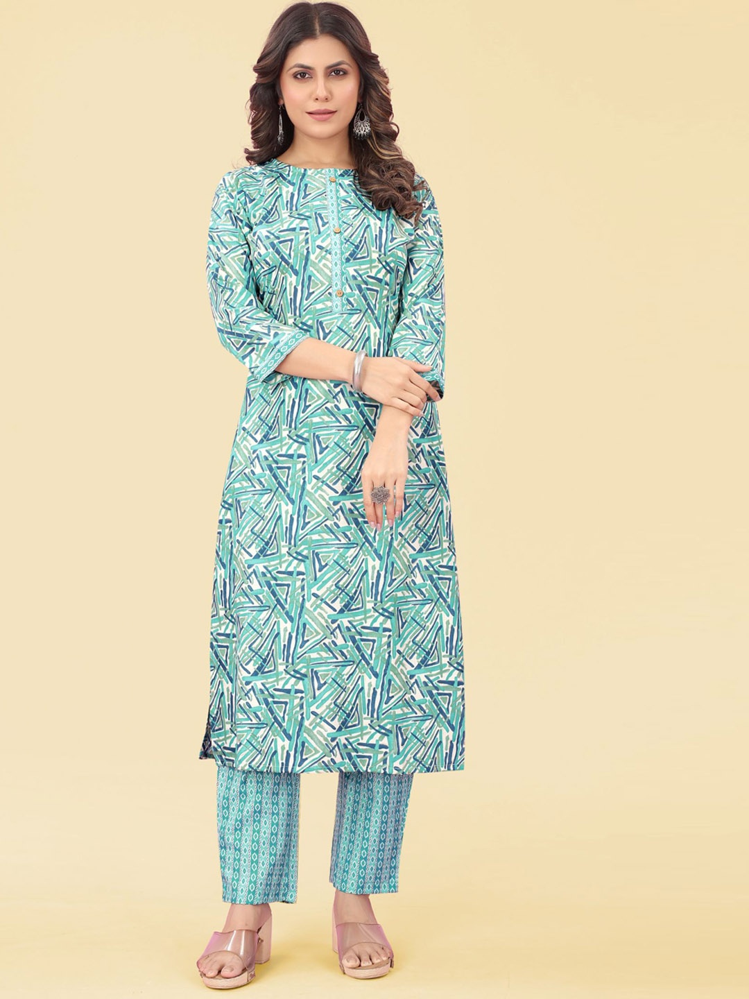 

PREMROOP- THE STYLE YOU LOVE Geometric Printed Round Neck Straight Kurta Set, Blue