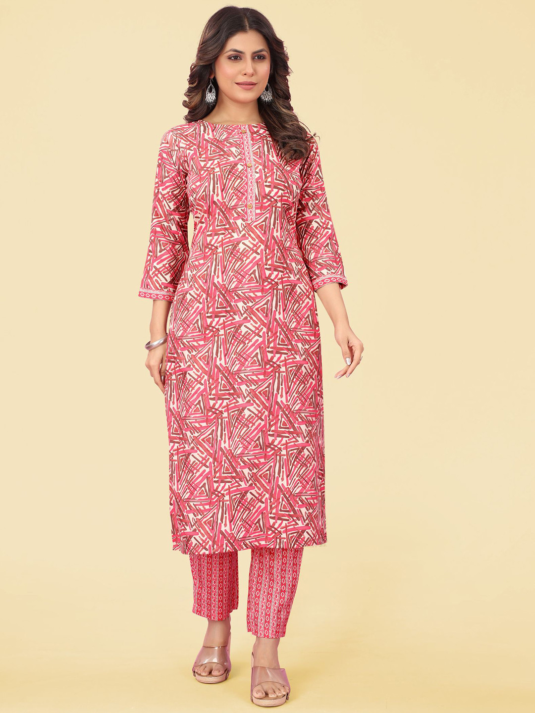 

PREMROOP- THE STYLE YOU LOVE Geometric Printed Round Neck Straight Kurta Set, Pink