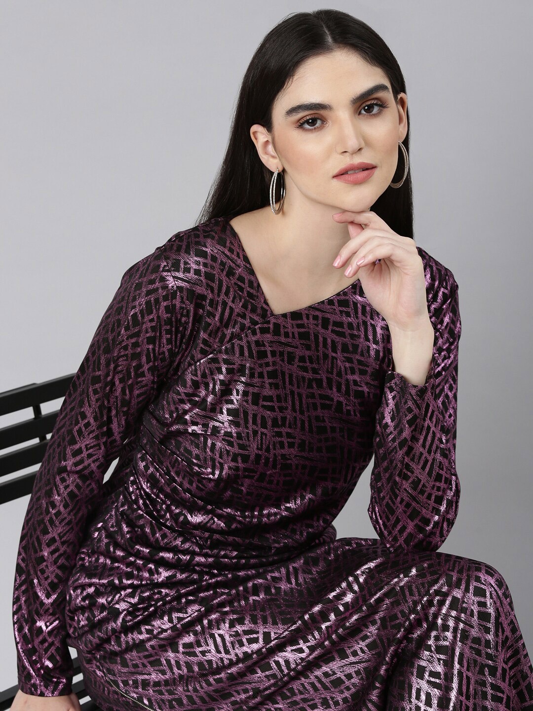 

SHOWOFF Geometric Printed V-Neck Gathered Detail Fit & Flare Maxi Dress, Mauve