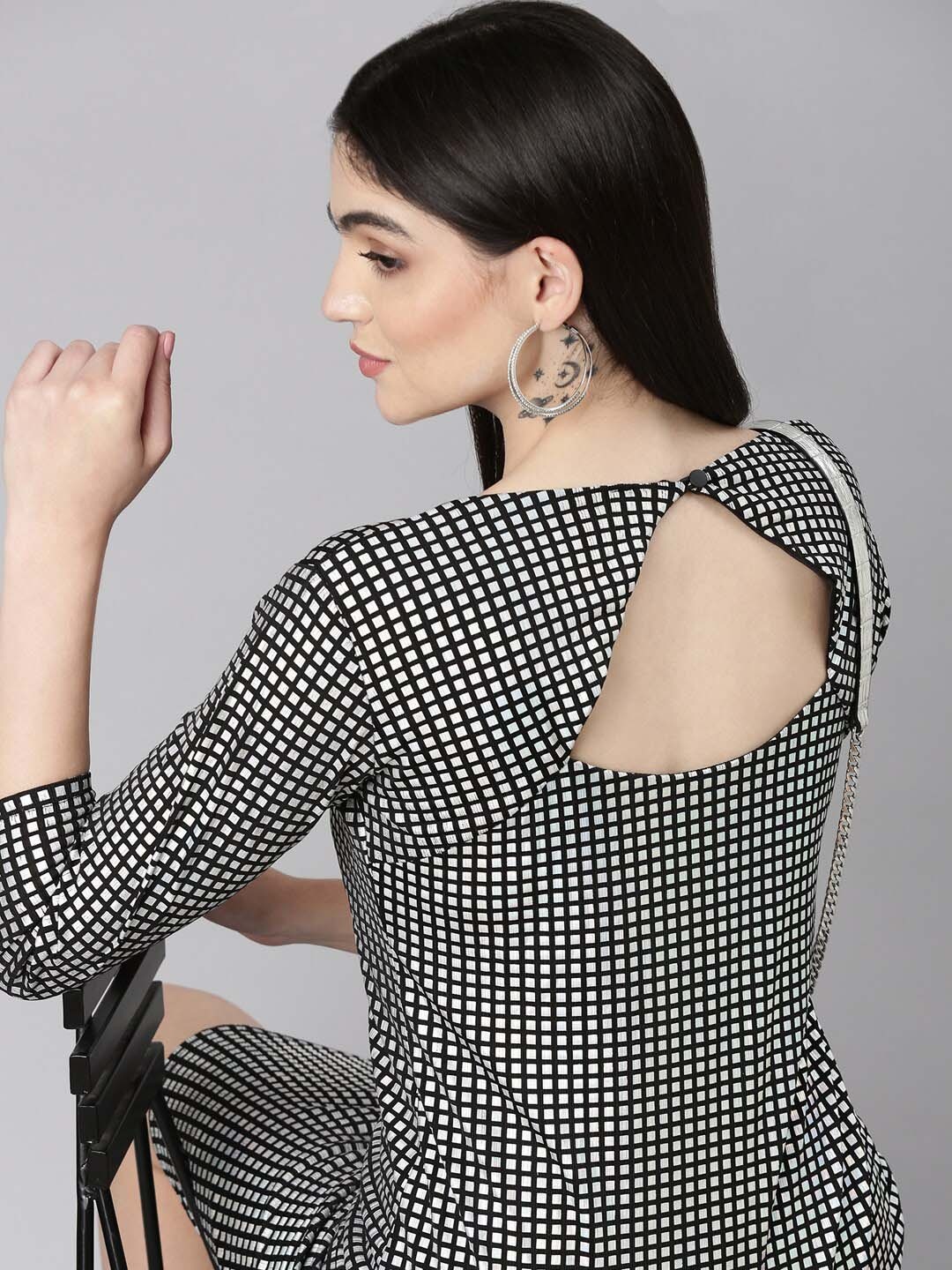 

SHOWOFF Checked Cut-Out Detailed Sheath Dress, Silver