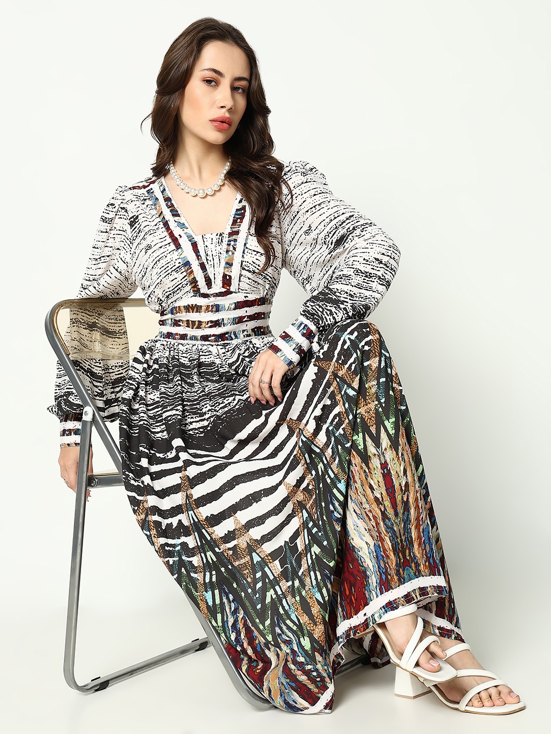 

SHOWOFF Abstract Printed V-Neck Georgette Fit and Flare Dress, Off white