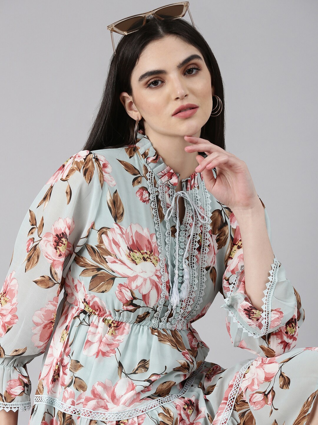 

SHOWOFF Floral Printed Tie-Up Neck Tiered Fit and Flare Dress, Sea green