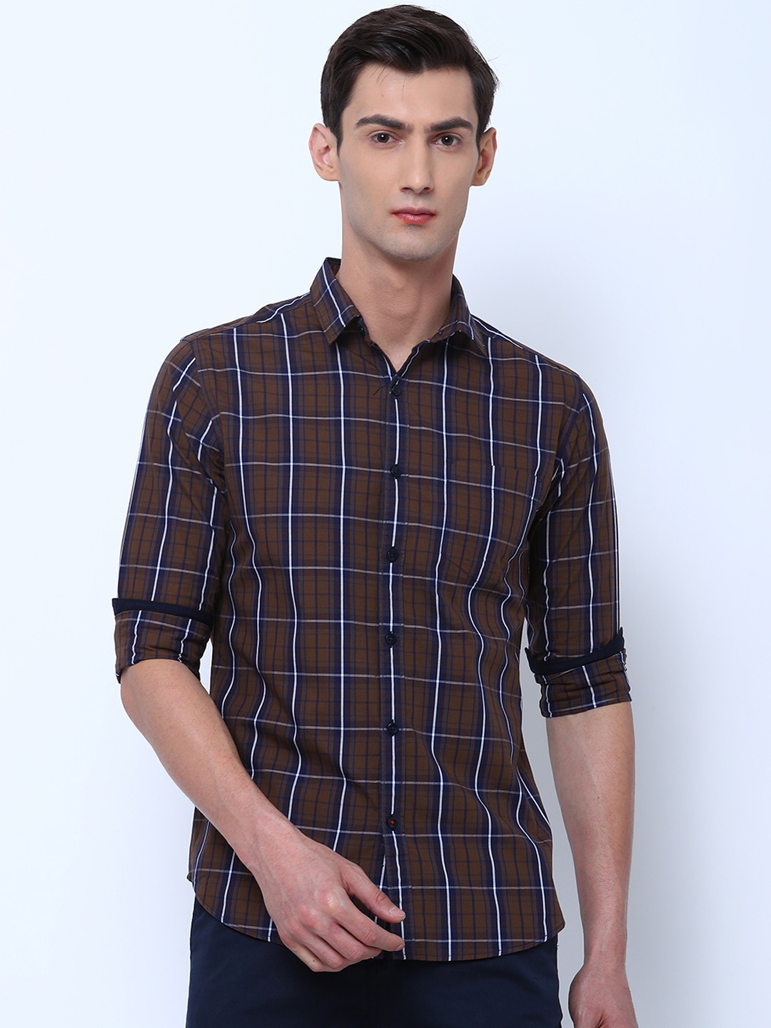 

Black coffee Men Navy Blue & Brown Slim Fit Checked Casual Shirt