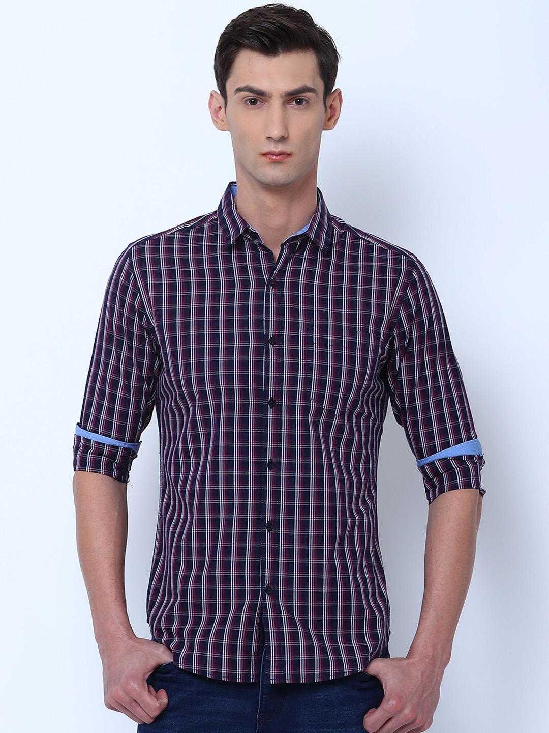 

Black coffee Men Navy Blue & White Slim Fit Checked Casual Shirt