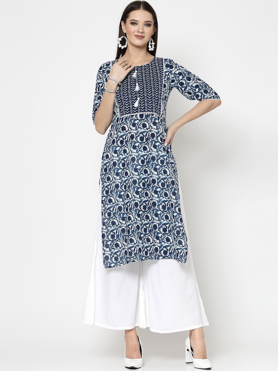 

SkyaSia Women Blue Ethnic Motifs Printed Keyhole Neck Extended Sleeves Thread Work Floral Kurta