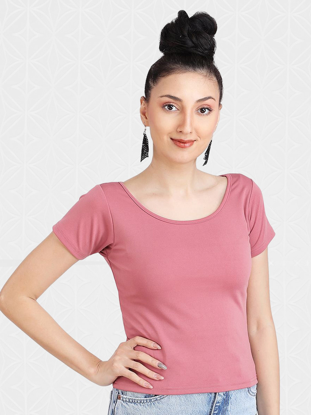 

Designer Bugs Regular Fit Scoop Neck Short Sleeves T-Shirt, Rose gold