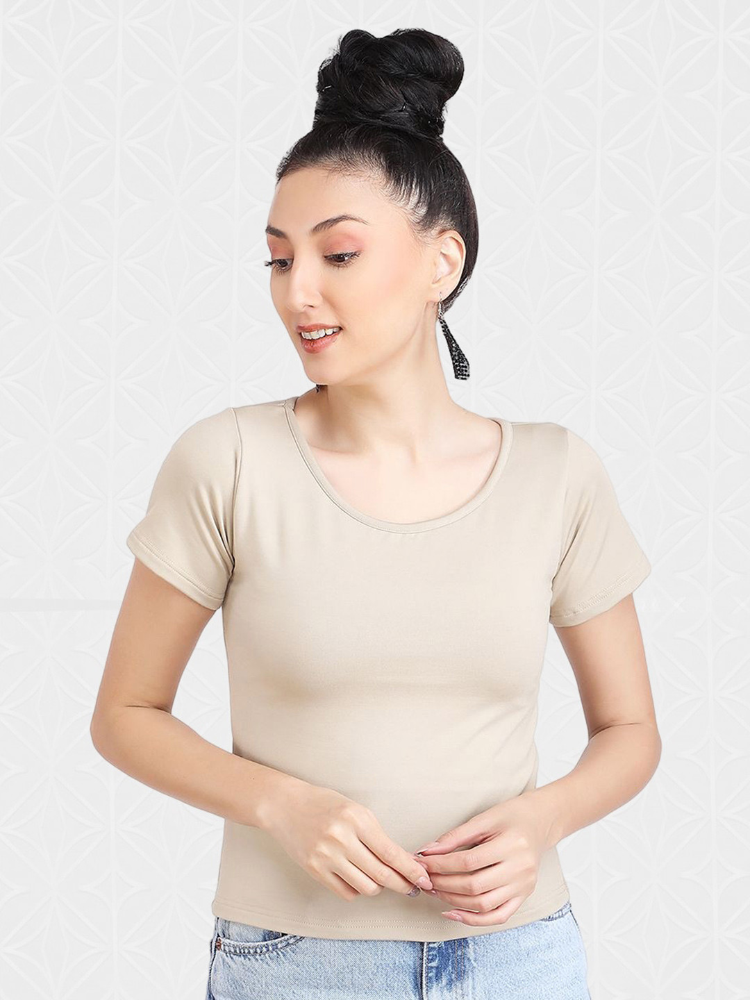 

Designer Bugs Regular Fit Scoop Neck Short Sleeves T-Shirt, Beige