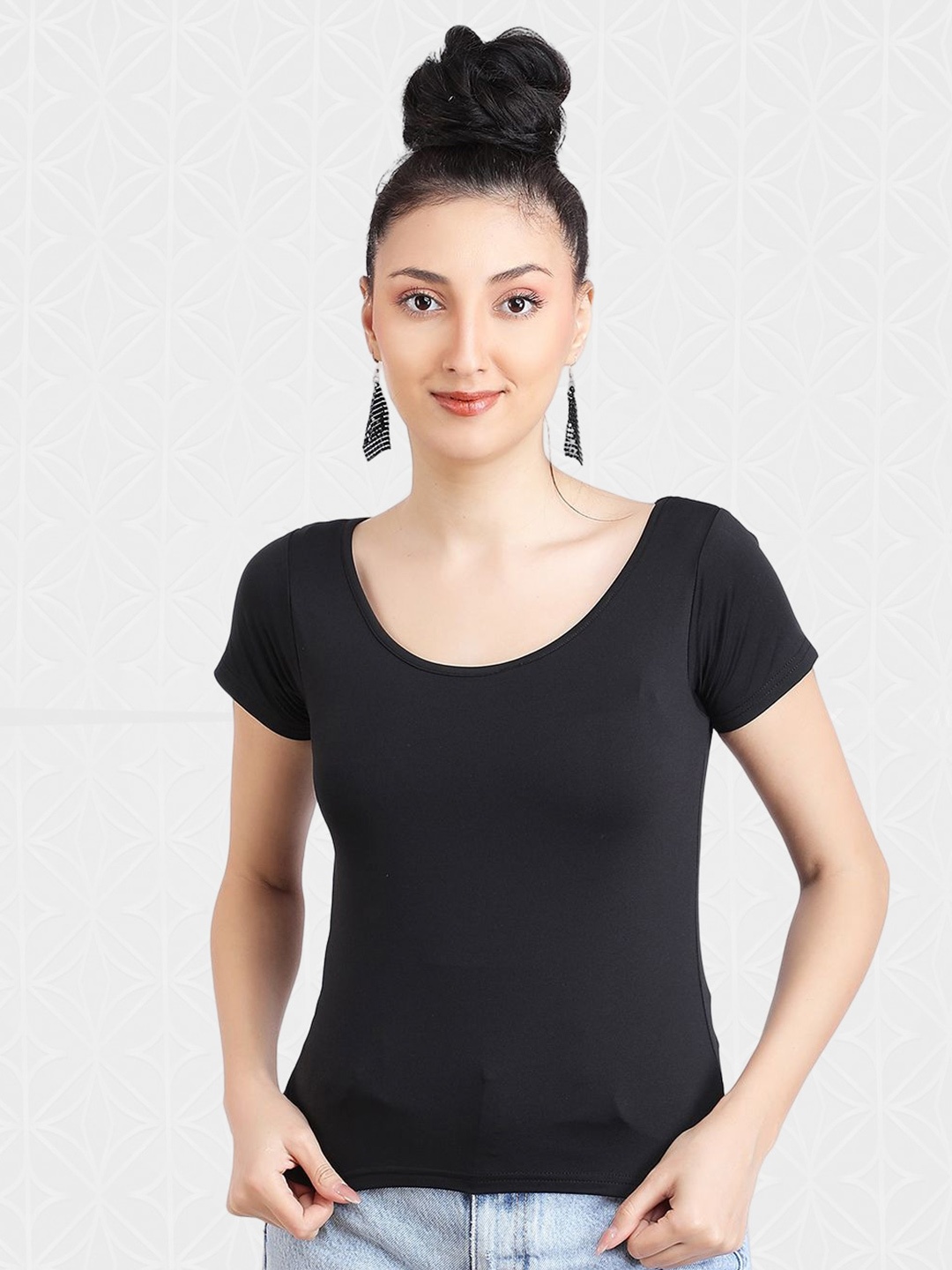 

Designer Bugs Regular Fit Scoop Neck Short Sleeves T-Shirt, Black
