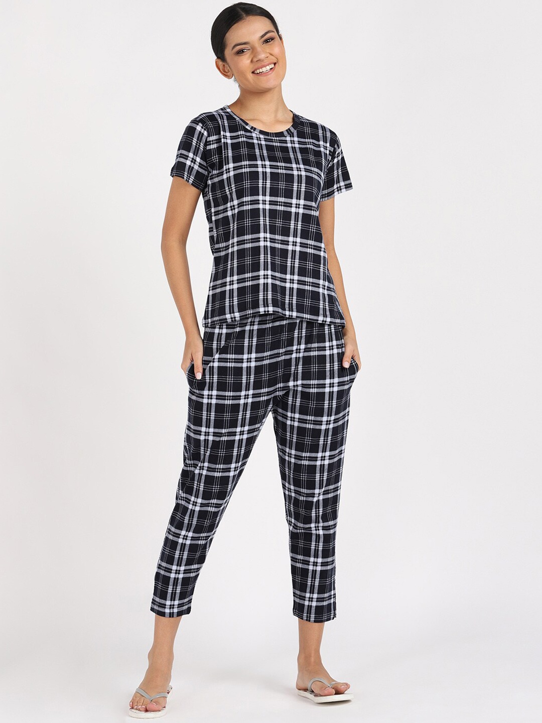 

VAHSON Checked Pure Cotton Top With Capris, Black