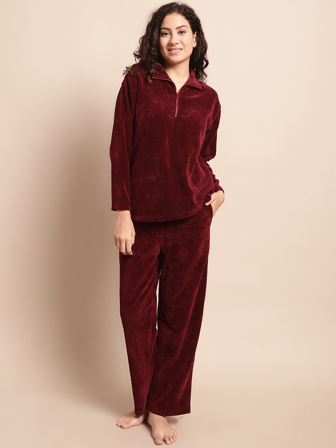 

Kanvin Velvet Top And Pyjamas Night Suit, Maroon