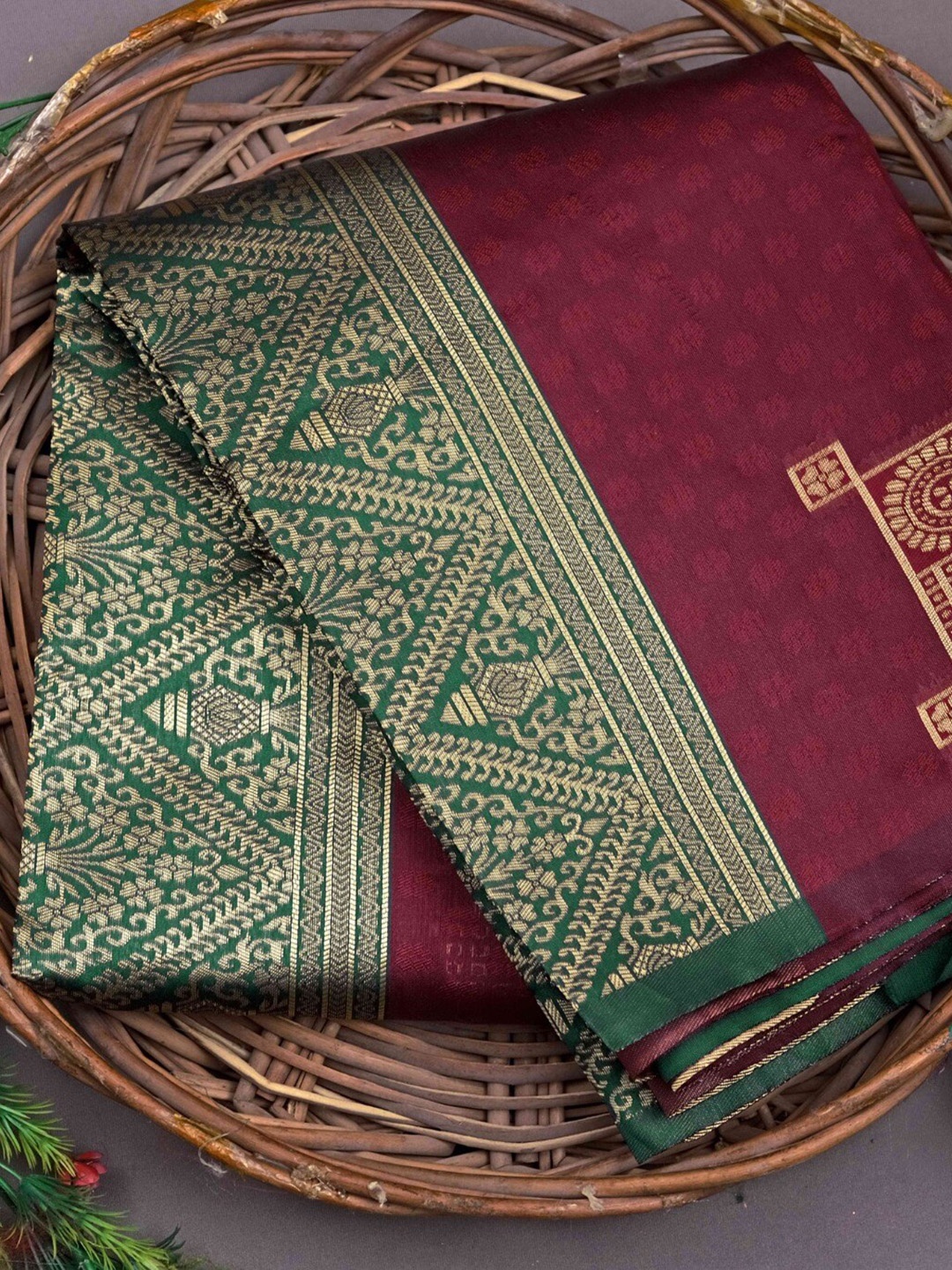 

MORLY Woven Design Zari Kanjeevaram Saree, Maroon