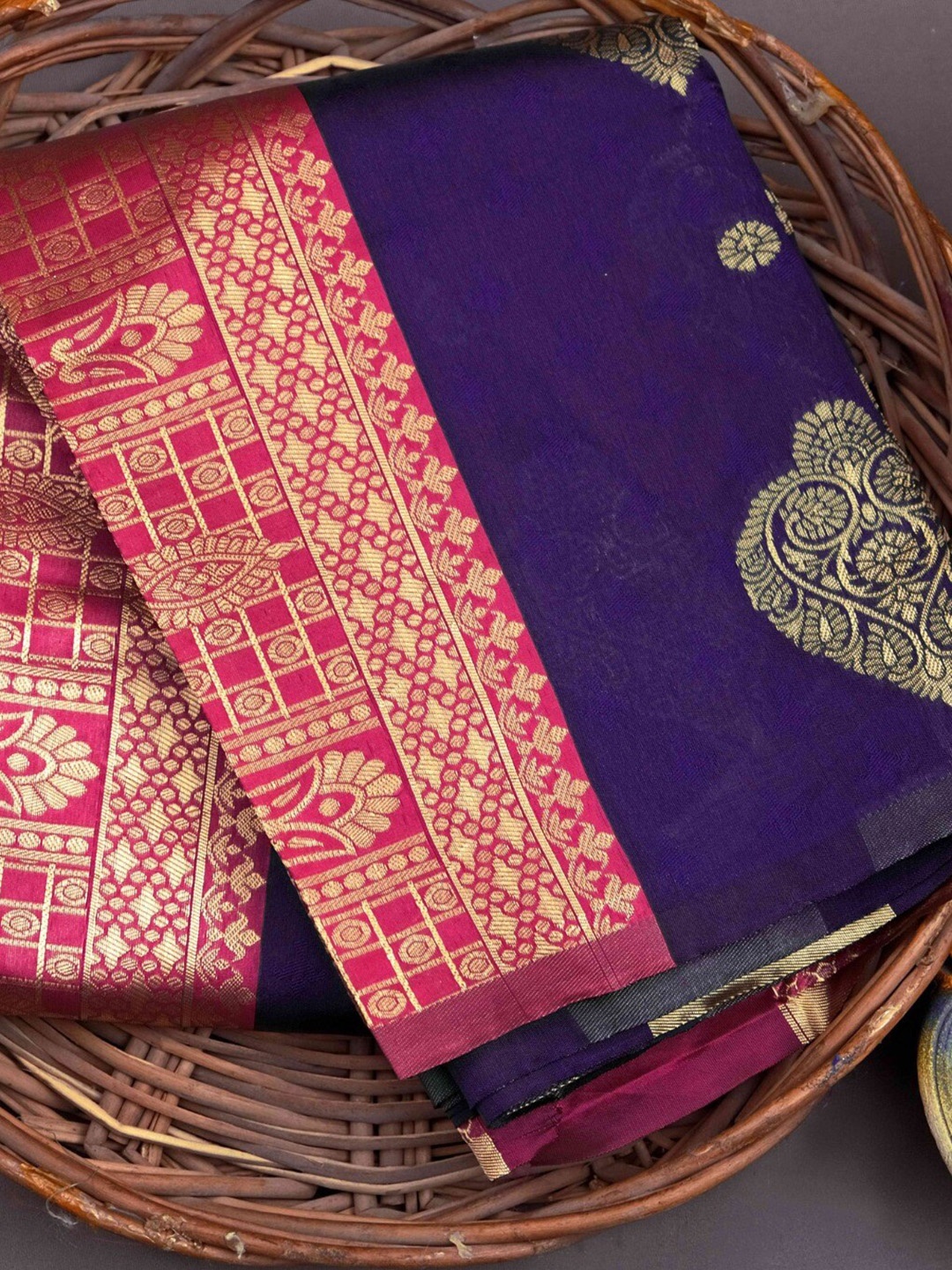 

MORLY Ethnic Motif Woven Design Zari Kanjeevaram Saree, Navy blue